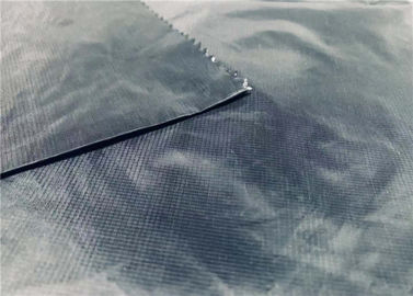 0,11 telas macias recicladas nylon da garrafa de Ripstop 100% finamente brandamente impermeáveis para a roupa UV da proteção